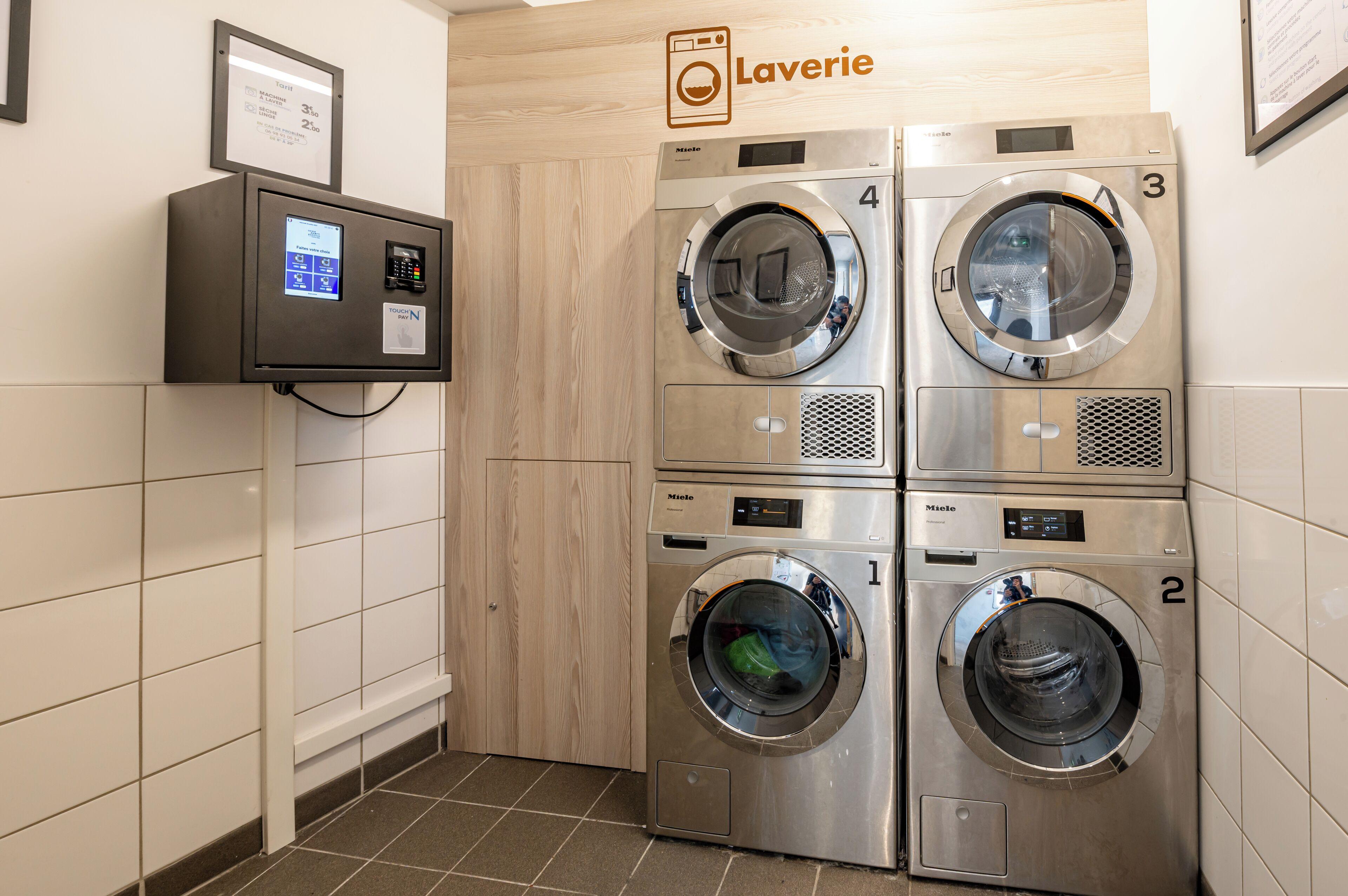 Hostel Ucpa Sport Station