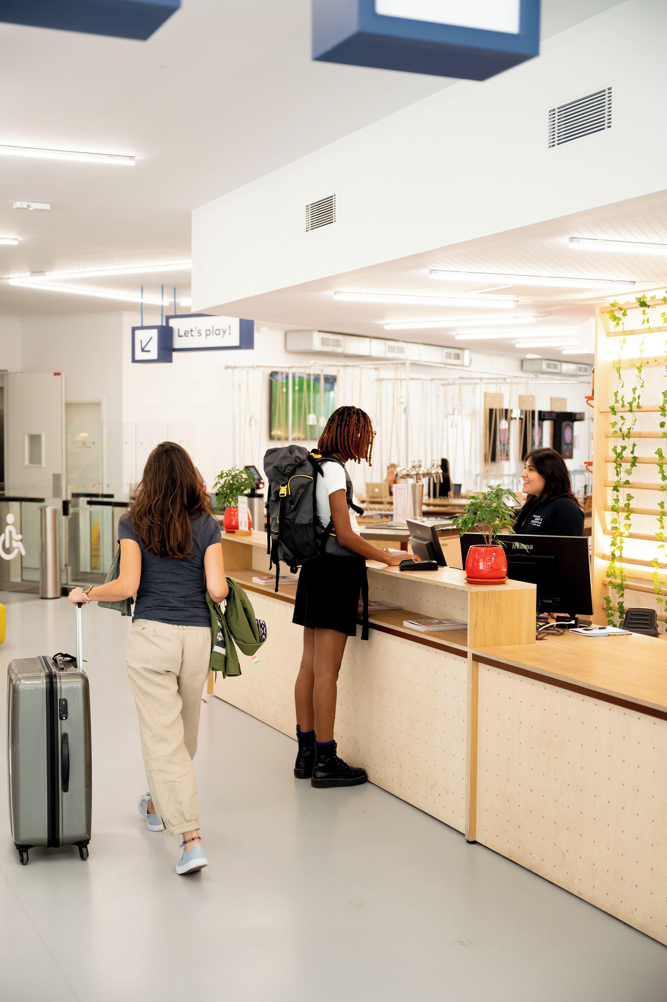 Hostel Ucpa Sport Station Paris